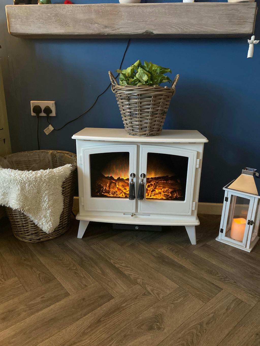 Lana Wicker Basket Planter with Handles – Rustic Charm with Built-In Liner