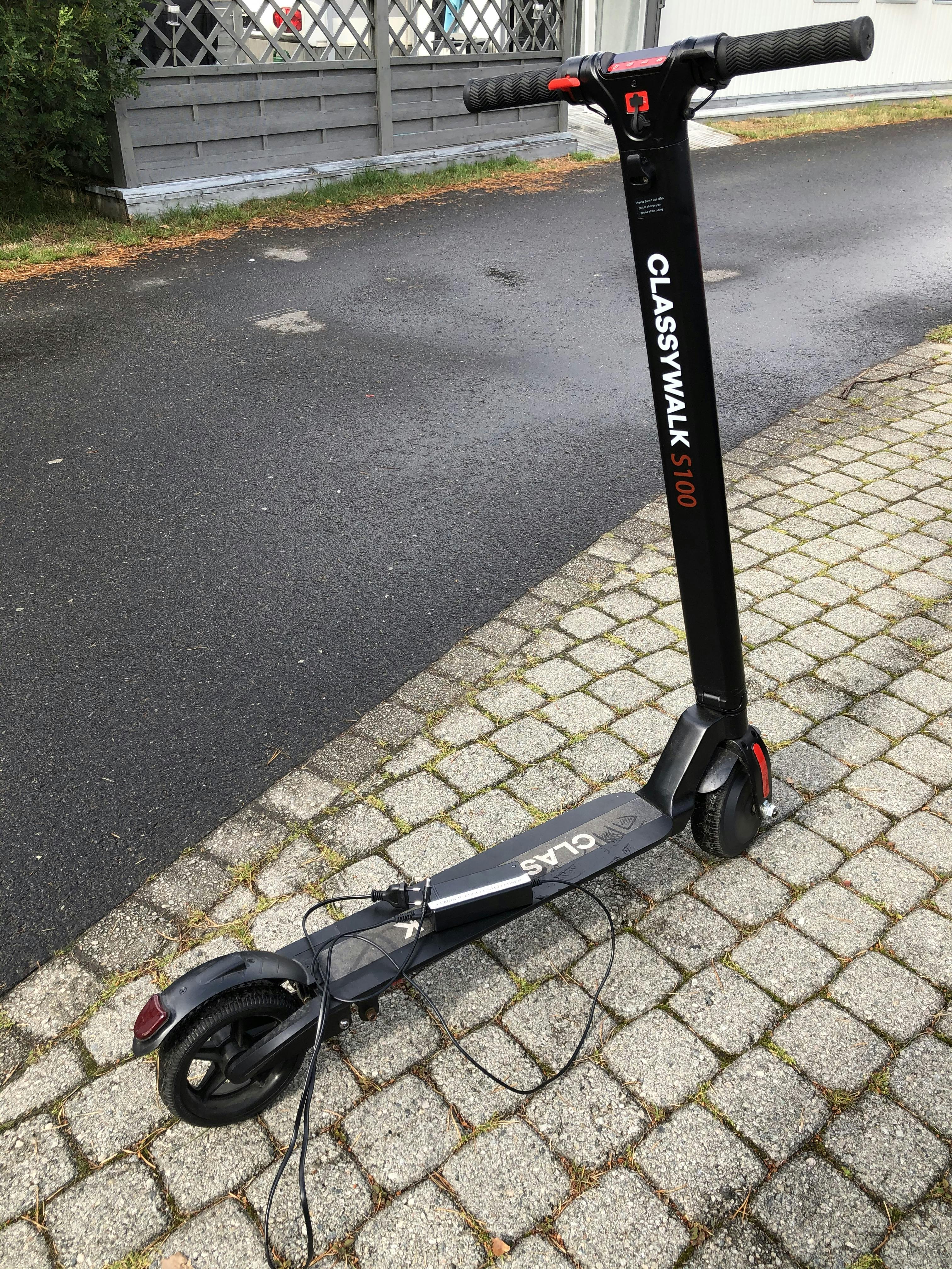 Lader til ClassyWalk S100 Elektrisk Sparkesykkel Lader til ClassyWalk S100 Elektrisk Sparkesykkel