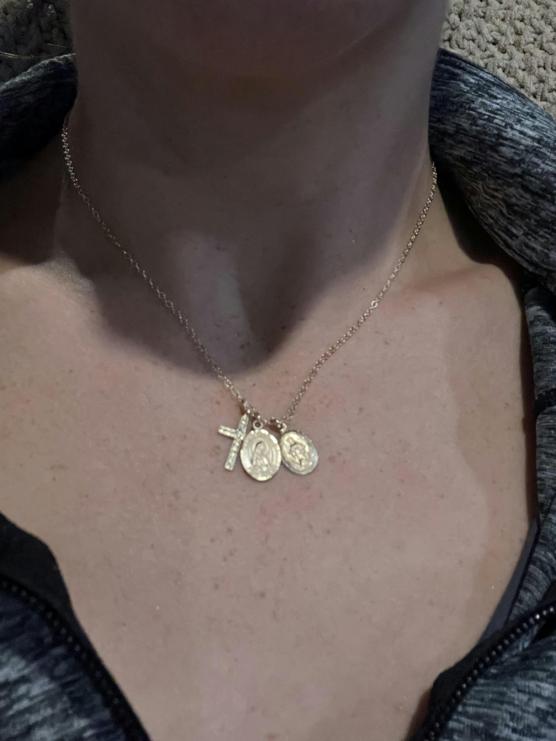Virgin Mary Cross Necklace - Gold – Huerta Jewelry