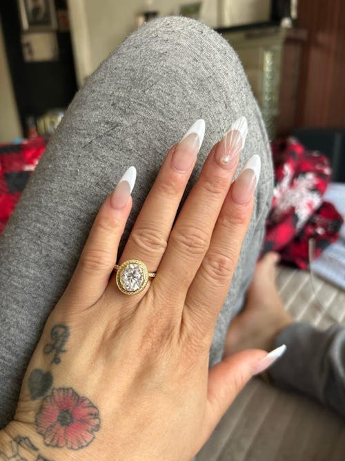 The Elizabeth 3CT Oval Cut Halo Moissanite Ring