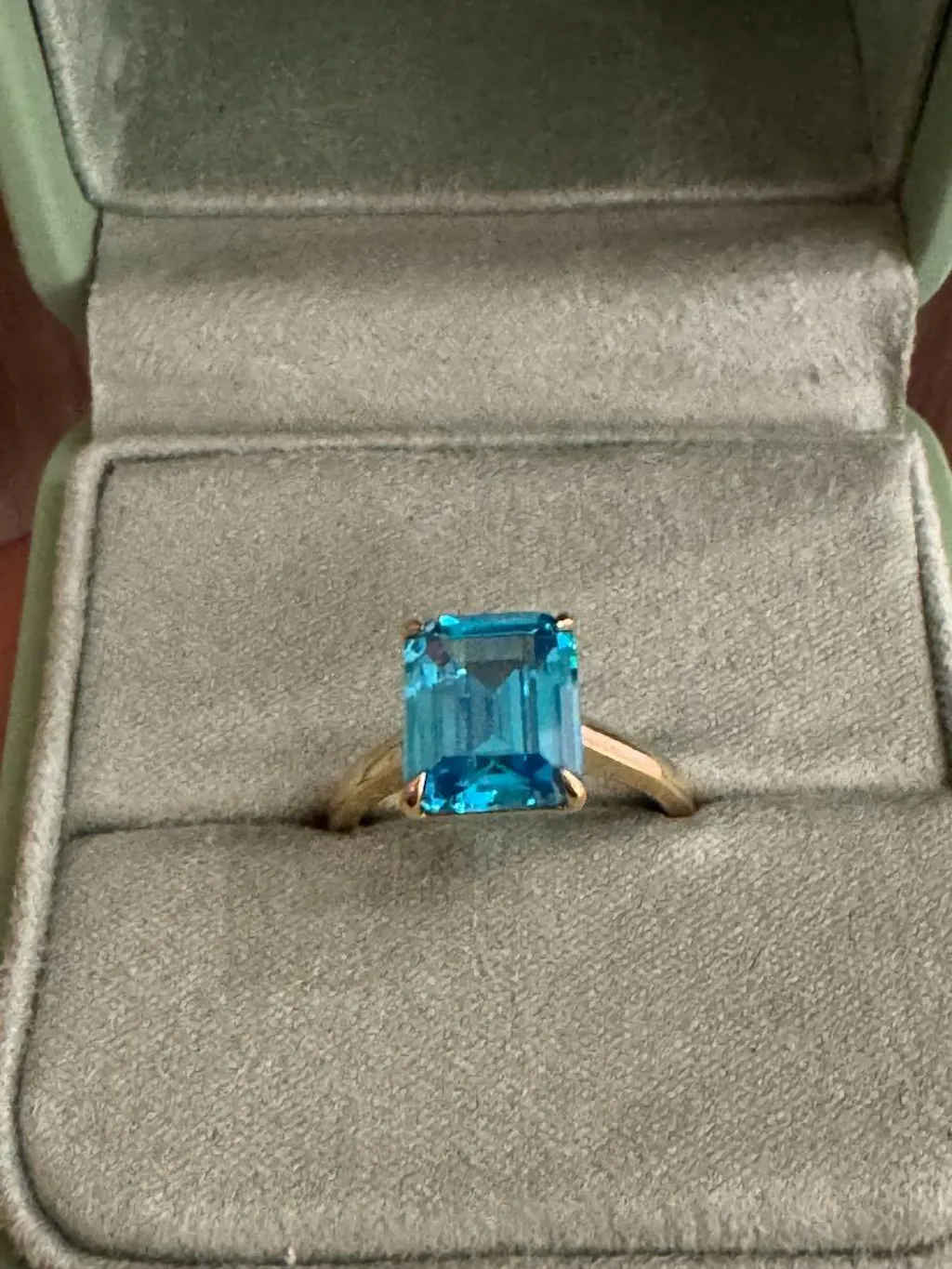 Celia‘s Lodestar | 3CT Emerald Cut Midnight Blue Ring