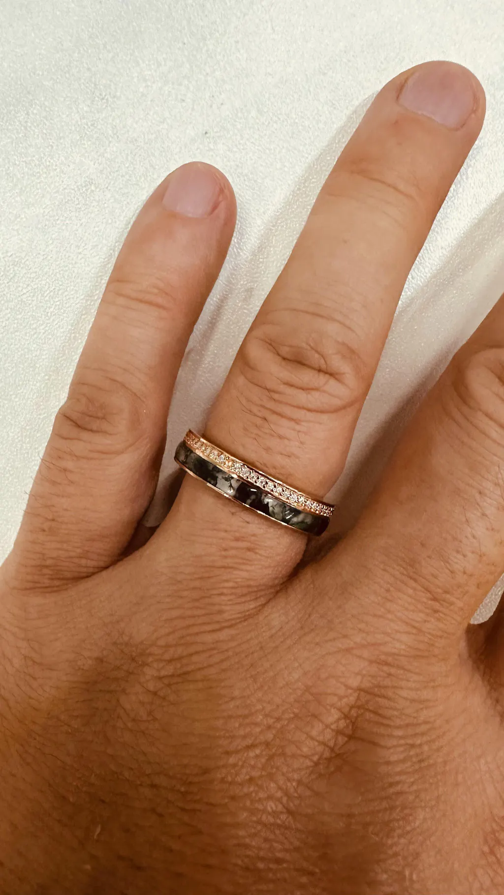 The Twin Rivers Band | Half-Bezel Horizon of Moss & Moissanite