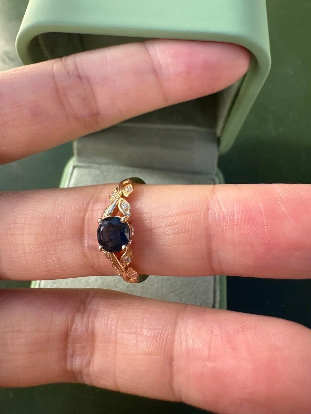 Lyra‘s Bloom | Sapphire and Diamond Vine Engagement Ring