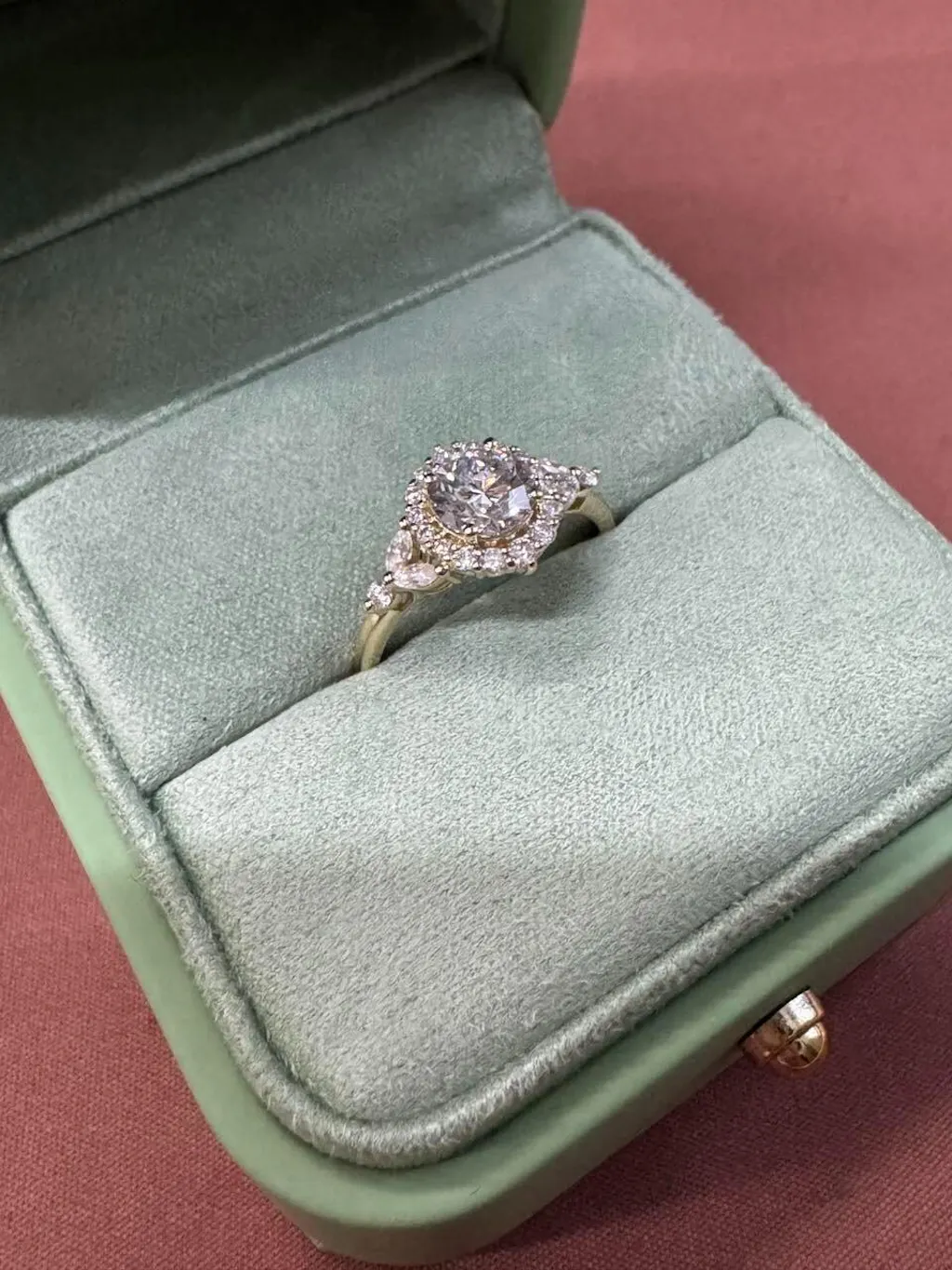 Aurora’s Radiance | Vintage Round Diamond Halo Engagement Ring