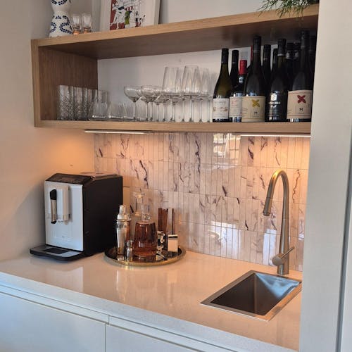 Kit Kat Stick on Composite Tile - New York Honed