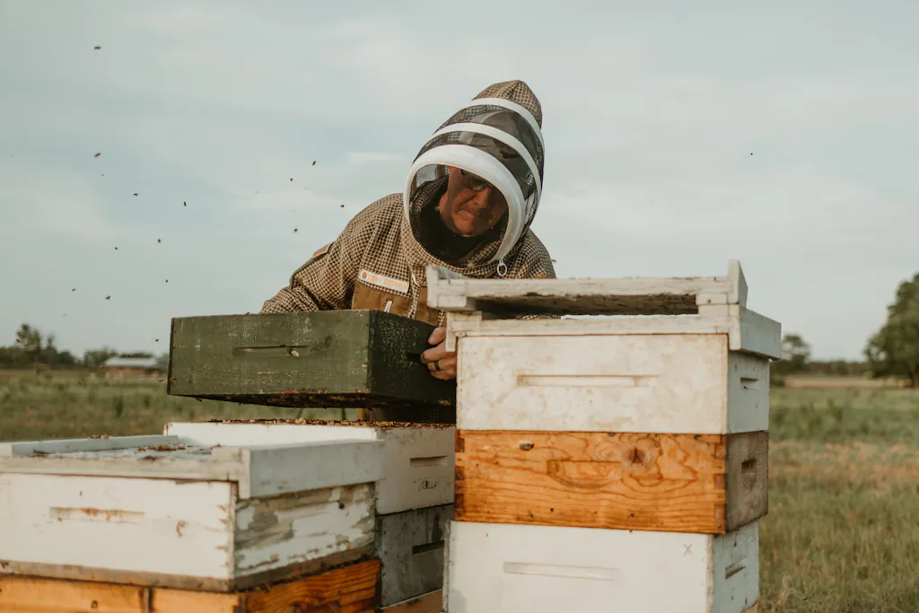 Professional Three Layer Ventilated Beekeeping Jacket