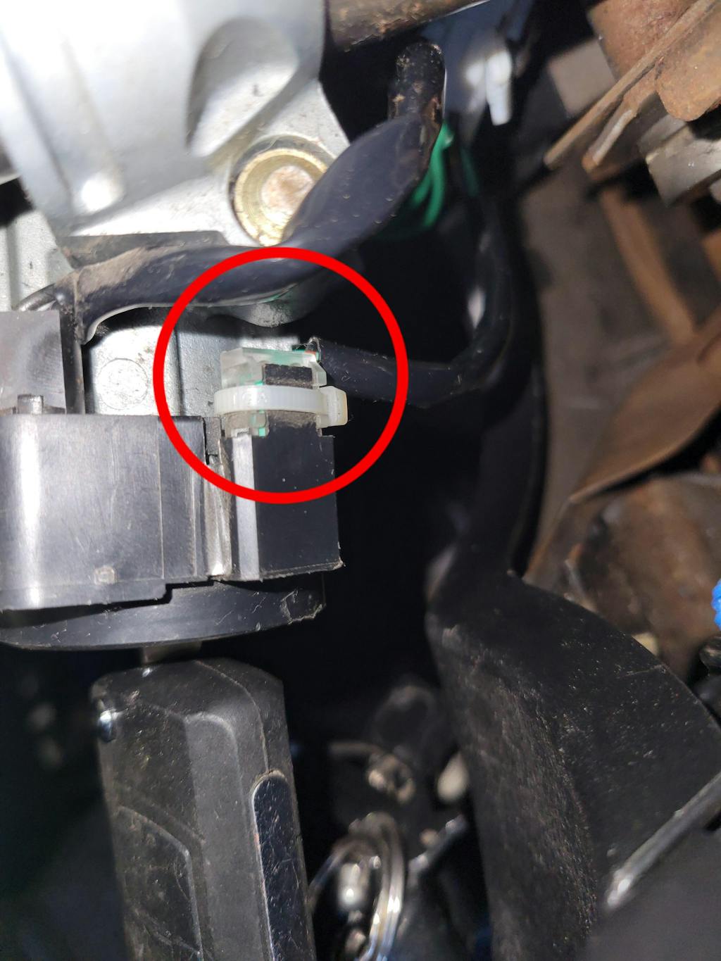 MN101682 Ignition Key Ring Light & Switch OEM Evo 8/9