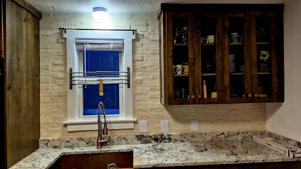 Ecru White - Self-Adhesive 3D Peel & Stick Real Stacked Stone Tiles [Pack of 10]