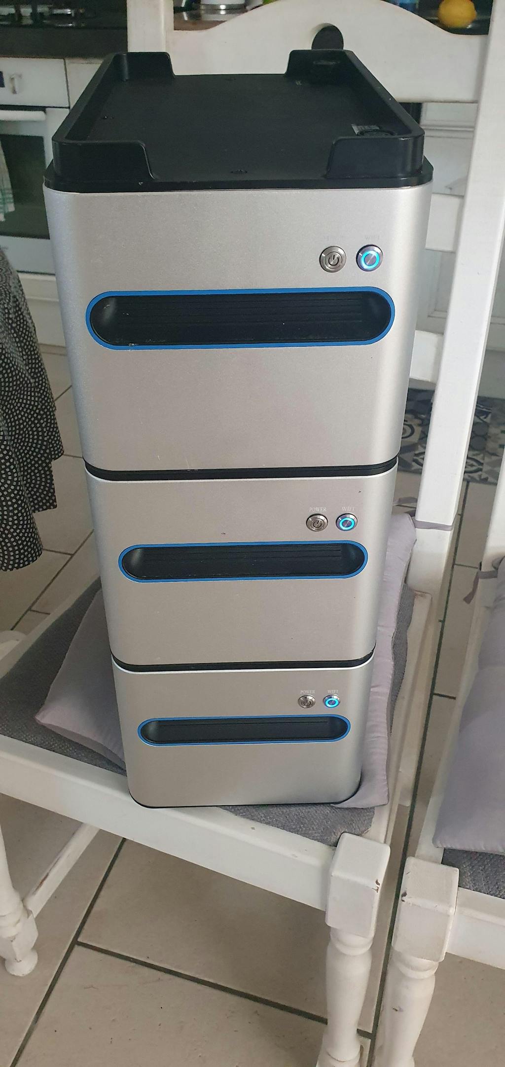 Impianto Fotovoltaico Da Balcone STORCUBE S1000 - Batteria LiFePo4 1024Wh Espandibile - Impermeabile IP65 - 1200W Input