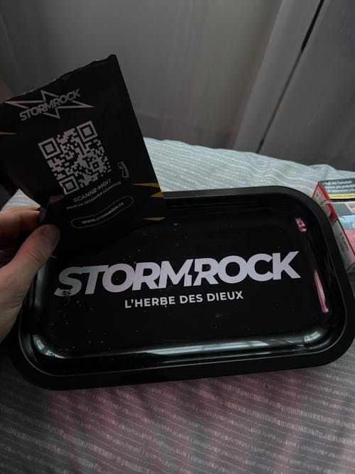 Grand plateau noir + Flyer Stomrock