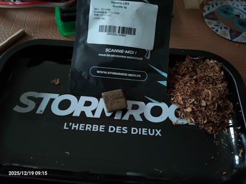 Grand plateau noir + Flyer Stomrock