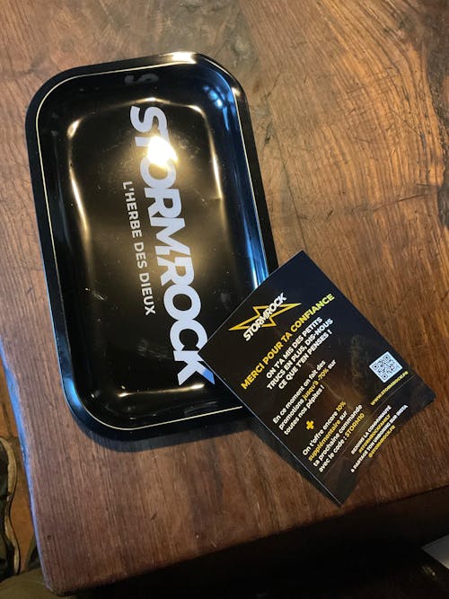 Grand plateau noir + Flyer Stomrock