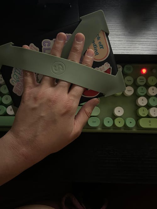 Straps for Kindle & Kobo