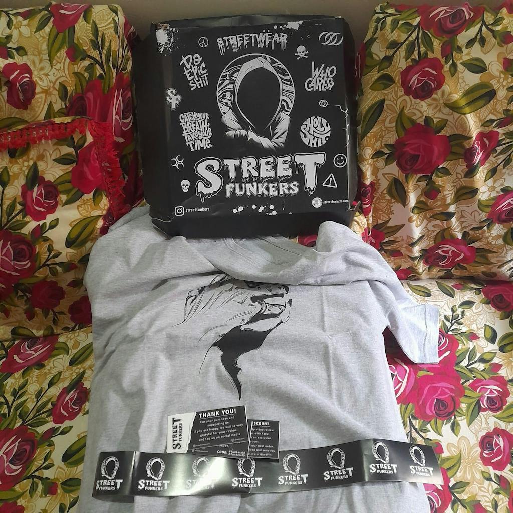 A Tujhy Khrab Kru - Oversized Graphic T-shirt