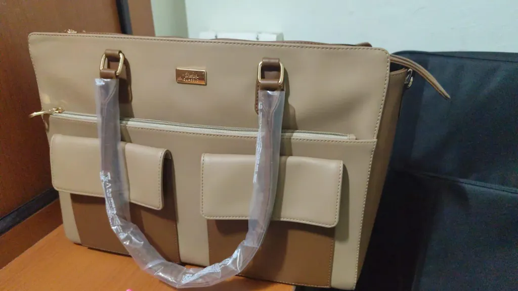Cinnamon Cocoa Oversized Tote bag for 17" laptop