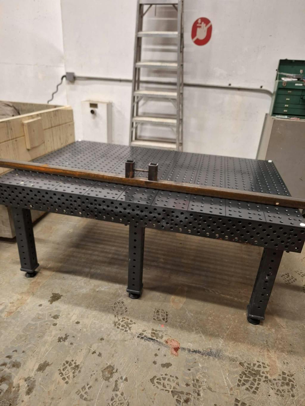 Alpha, 5-Sided, 6' x 4' (72" x 48") Table, 5/8" System