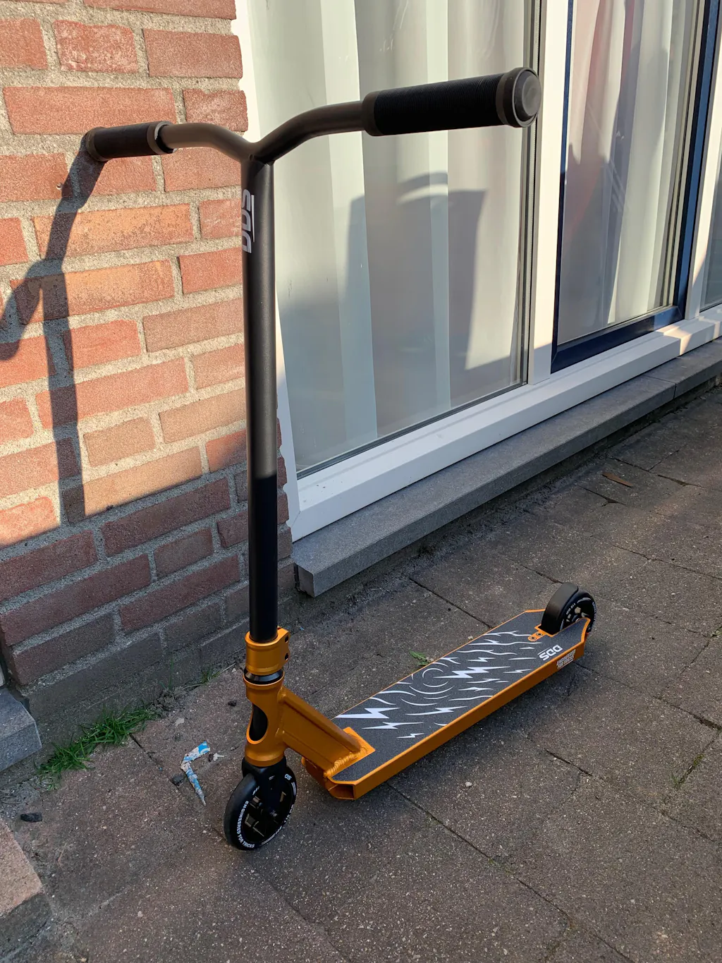 DDS Stuntstep Goud Zwart NL Merk