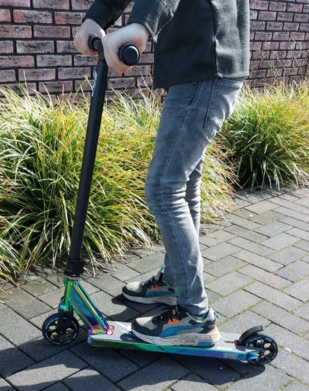 DDS Stuntstep Neochrome Zwart NL Merk