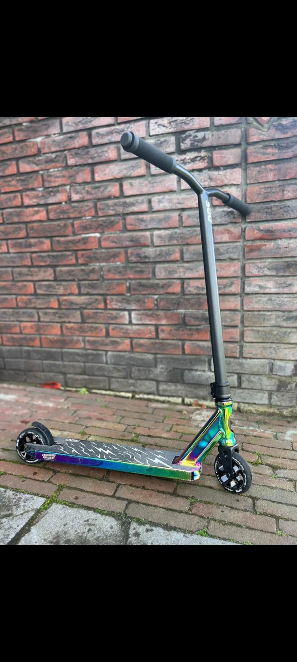 DDS Stuntstep Neochrome Zwart NL Merk