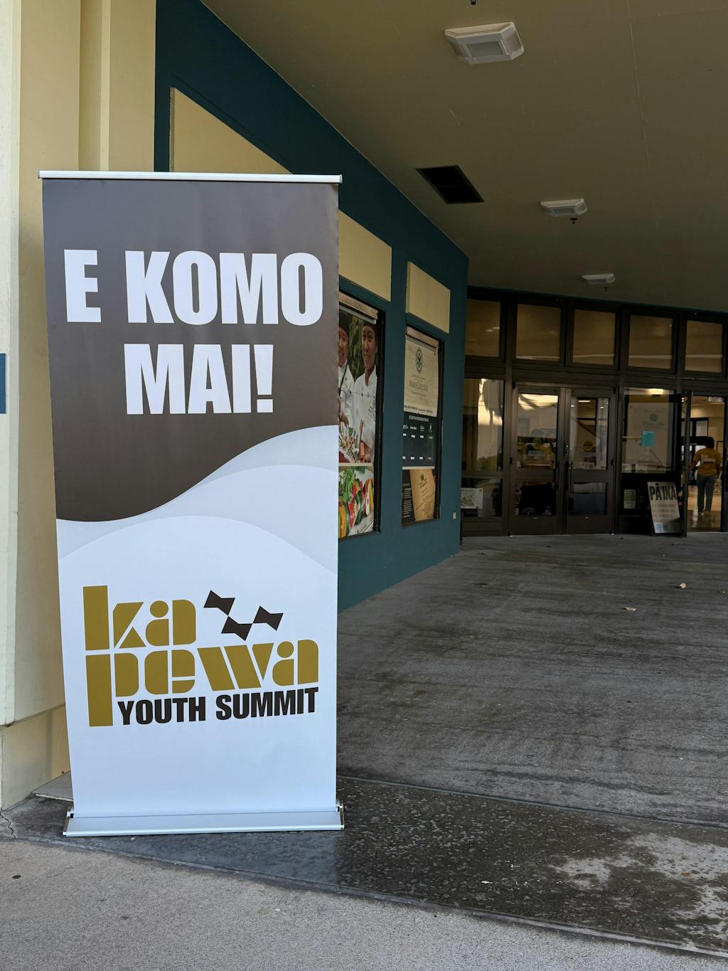 Premium Retractable Banner Display