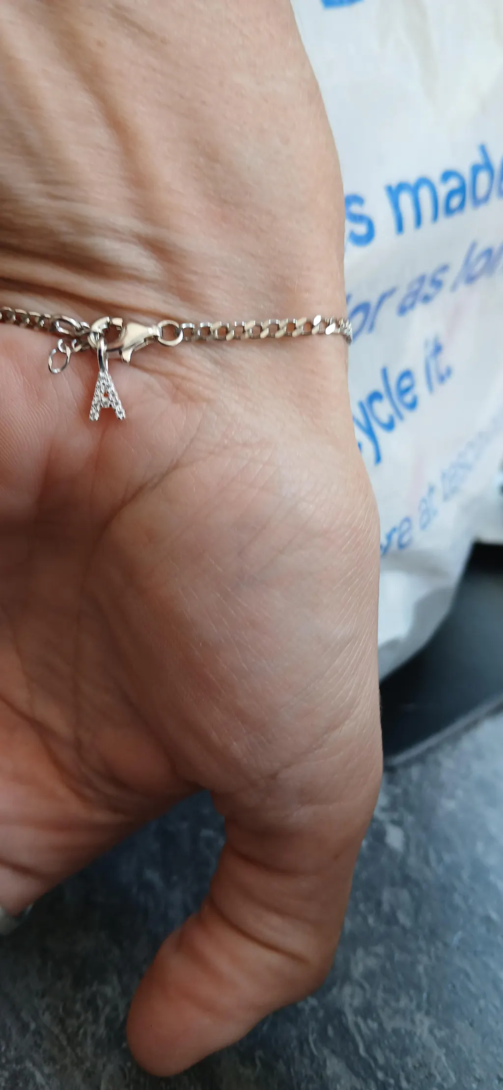 Hoop Earring Size Guide for Piercings