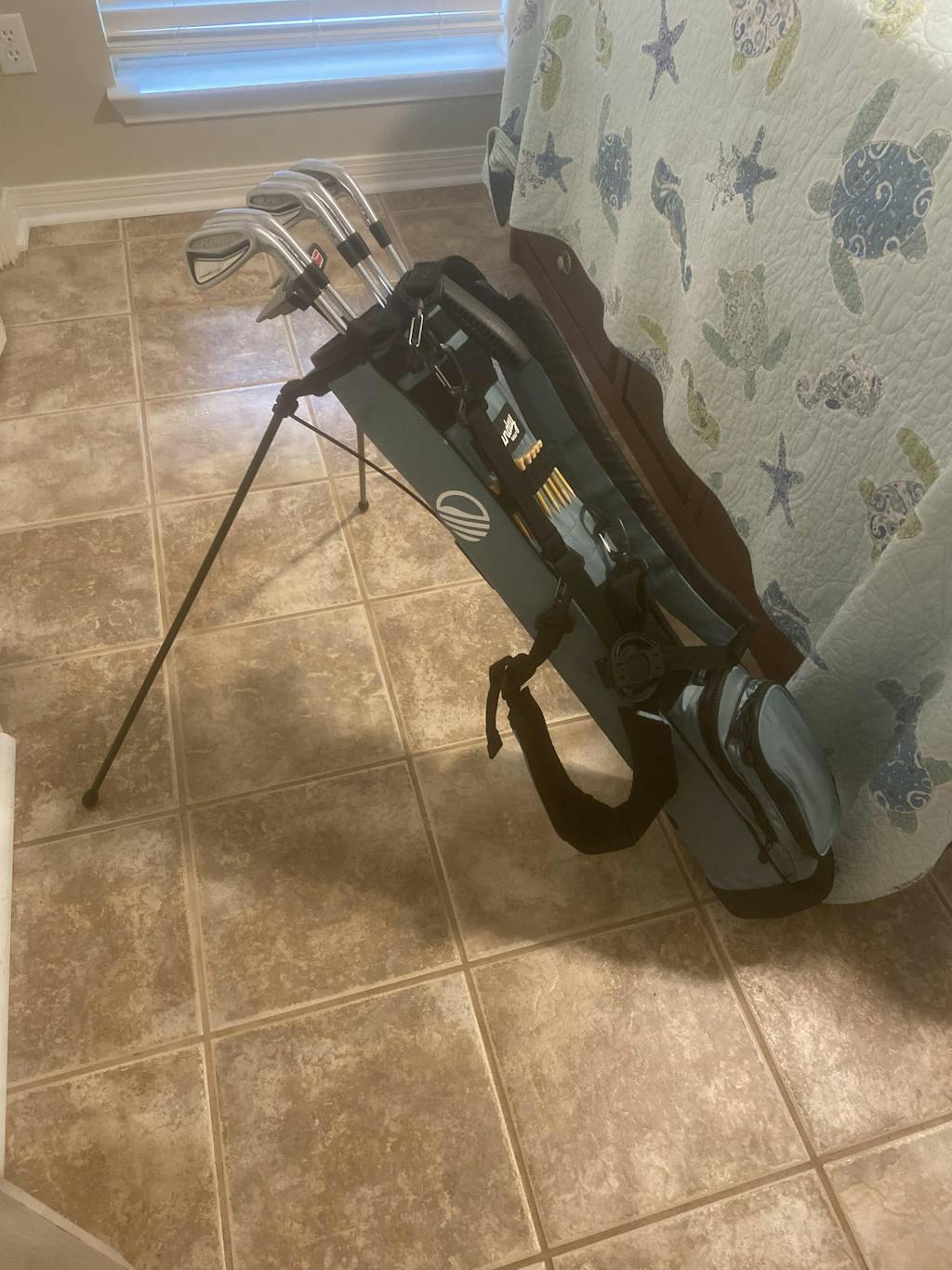 Loma XL by Sunday Golf Minimalist Golf Bag Matte Black