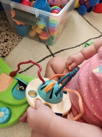 UFO Silicone Pulling Toy
