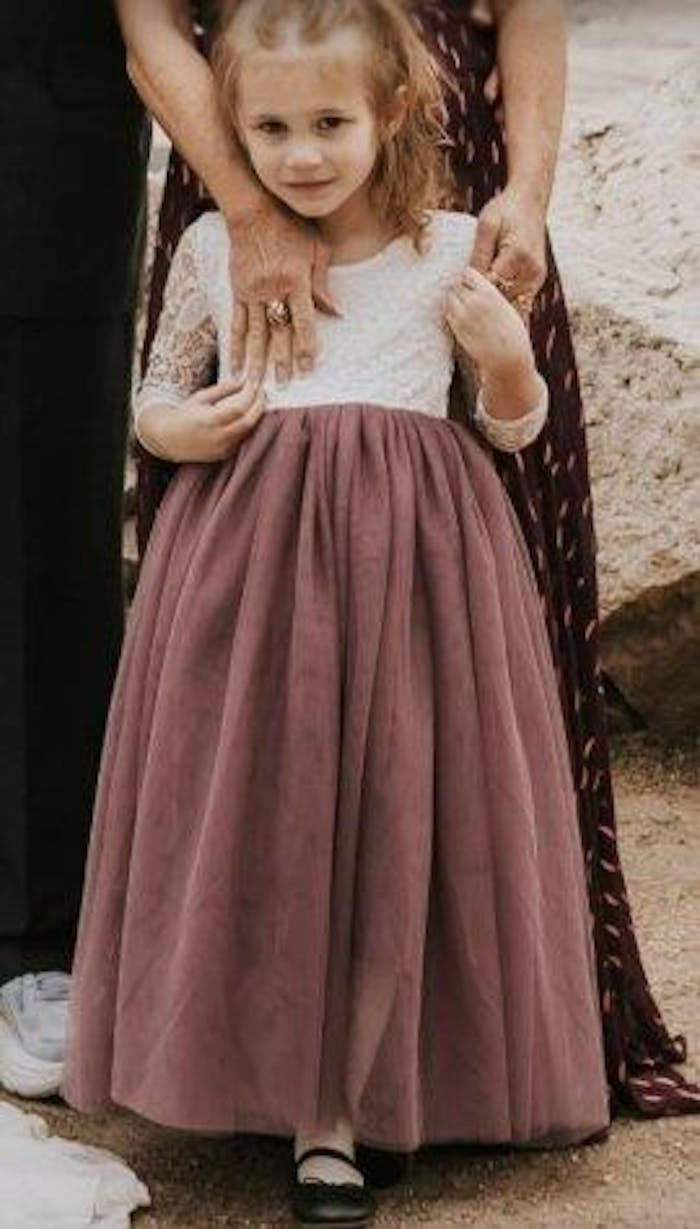 Sunnypetal A-Line V Back Lace Toddler Party Wedding Floor-Length Flower Girl Tulle Dress