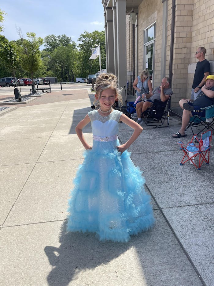 Sunnypetal Ball-Gown Sleeveless Lace Bodice Puffy Tulle Flower Girl Dresses With Belt