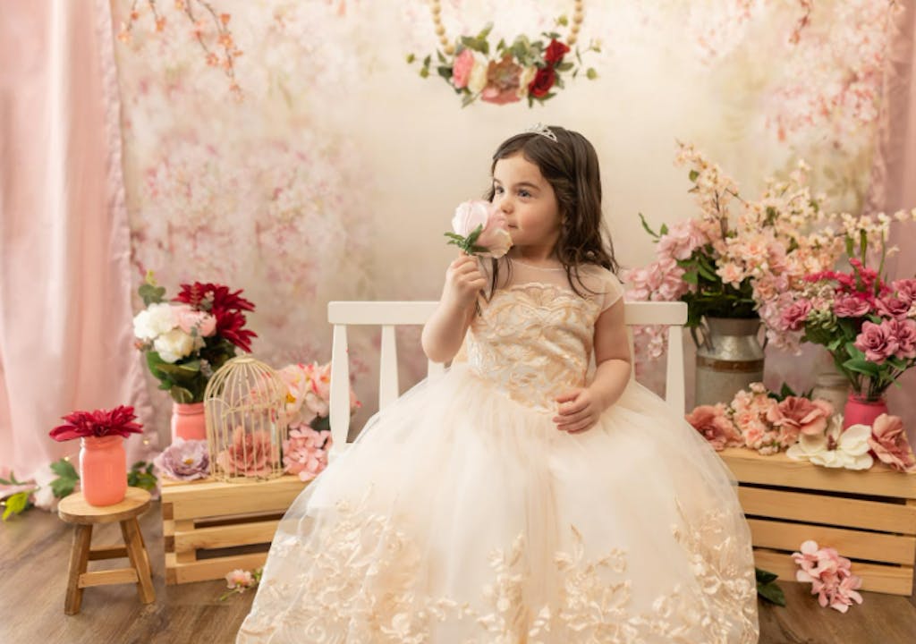 Sunnypetal Ball Gown Tulle Lace Floral Appliques Kids Flower Girl Dress With Bow