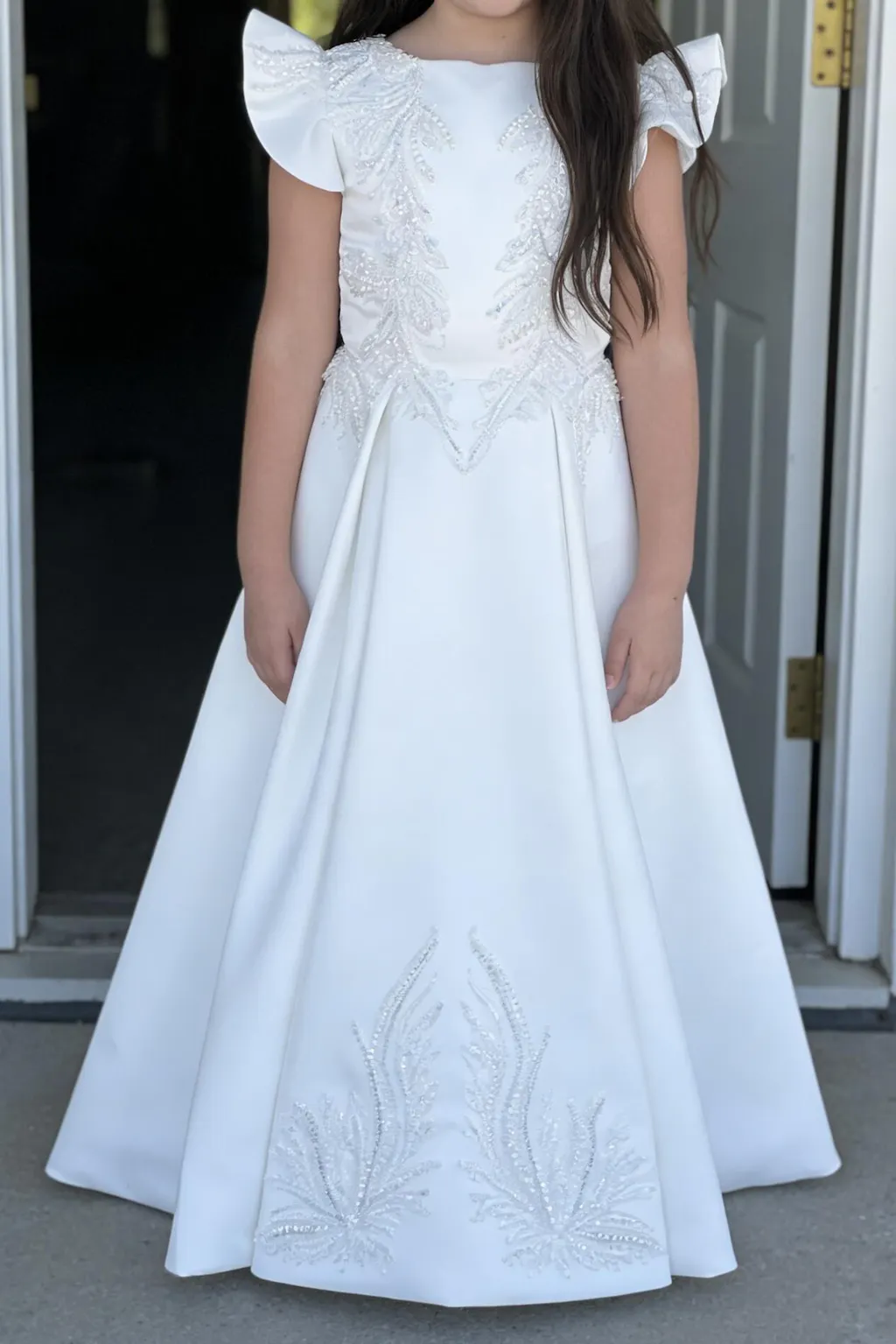 Sunnypetal Satin Flutter Sleeve Appliques Sequins Traditional Dress for Communions