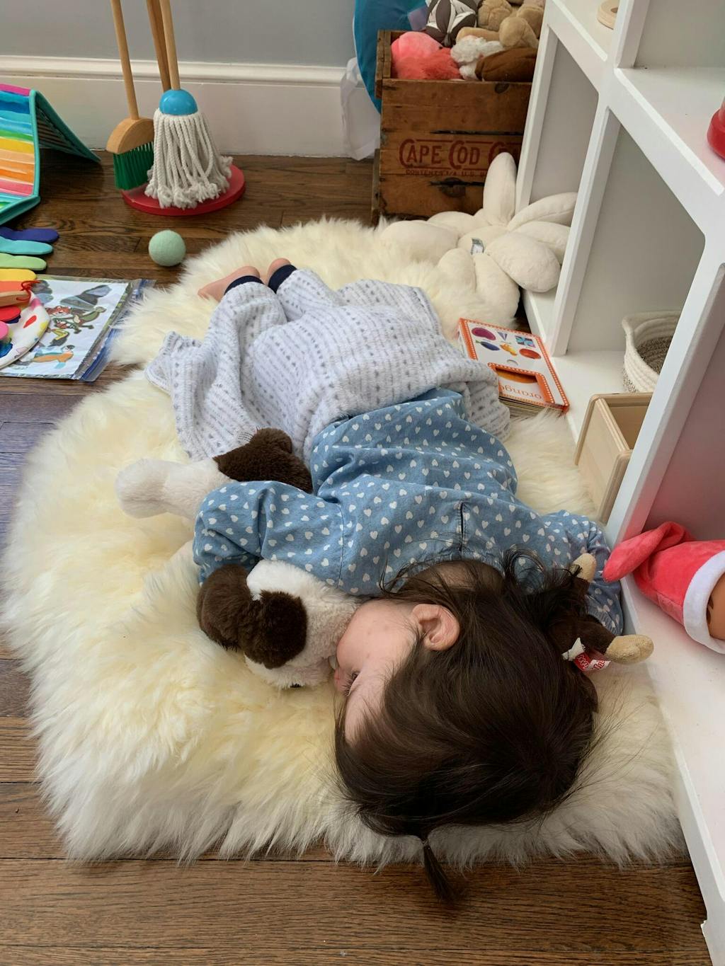 Genuine Sheepskin Rug - Fluffy Soft Pile Shaggy Rug - 100% New Zealand Fur - Chair Cover & Area Rug