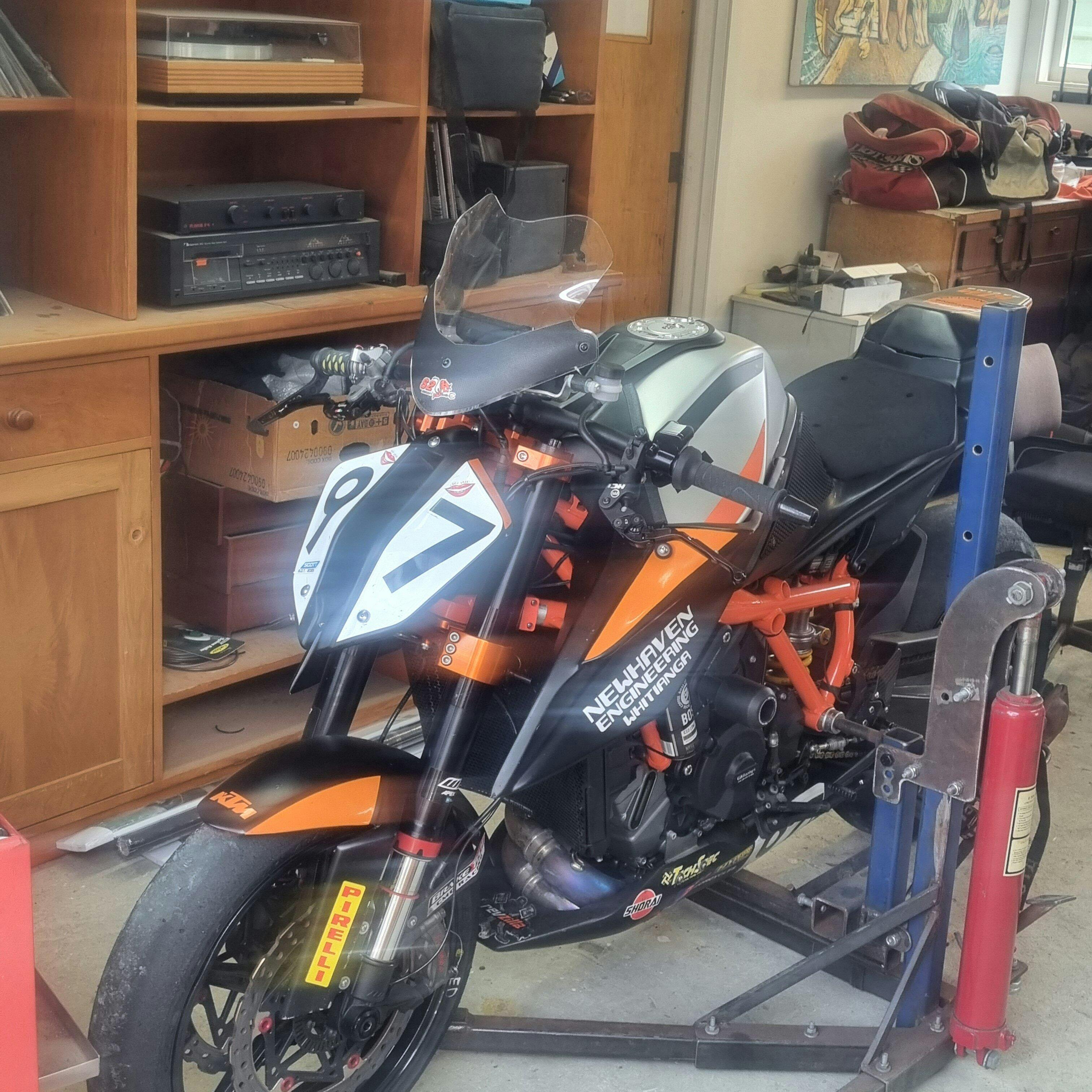 Superclamp Adjustable Offset Triple Clamp | KTM Super Duke R