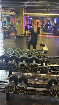 Yvonne Parlak Parça Detaylı Siyah Spor Tayt