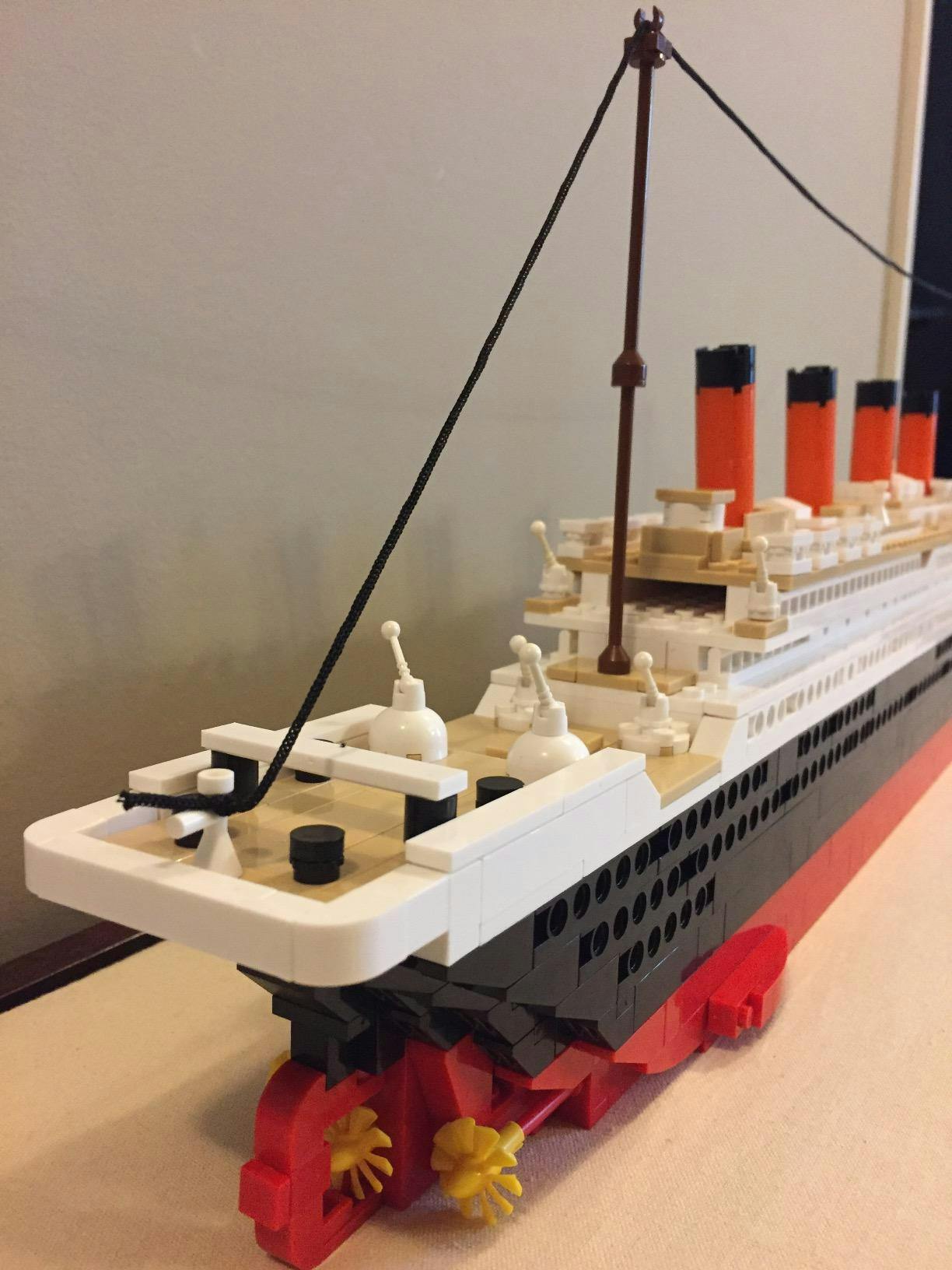 SuSenGo Titanic Building Block Kit 1021 Pieces Bricks