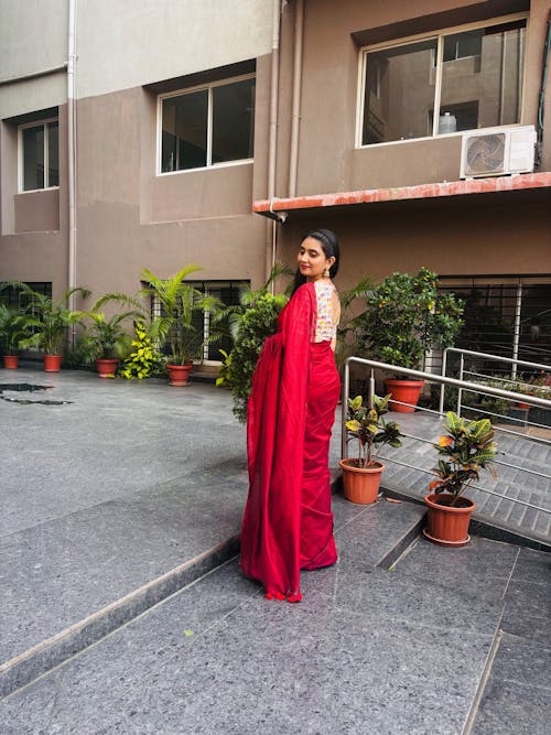Sutisancha Cherry Maroon Handloom Cotton Saree With Blouse
