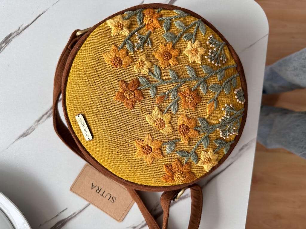 Yellow Mellow Round Sling Bag/Tasche