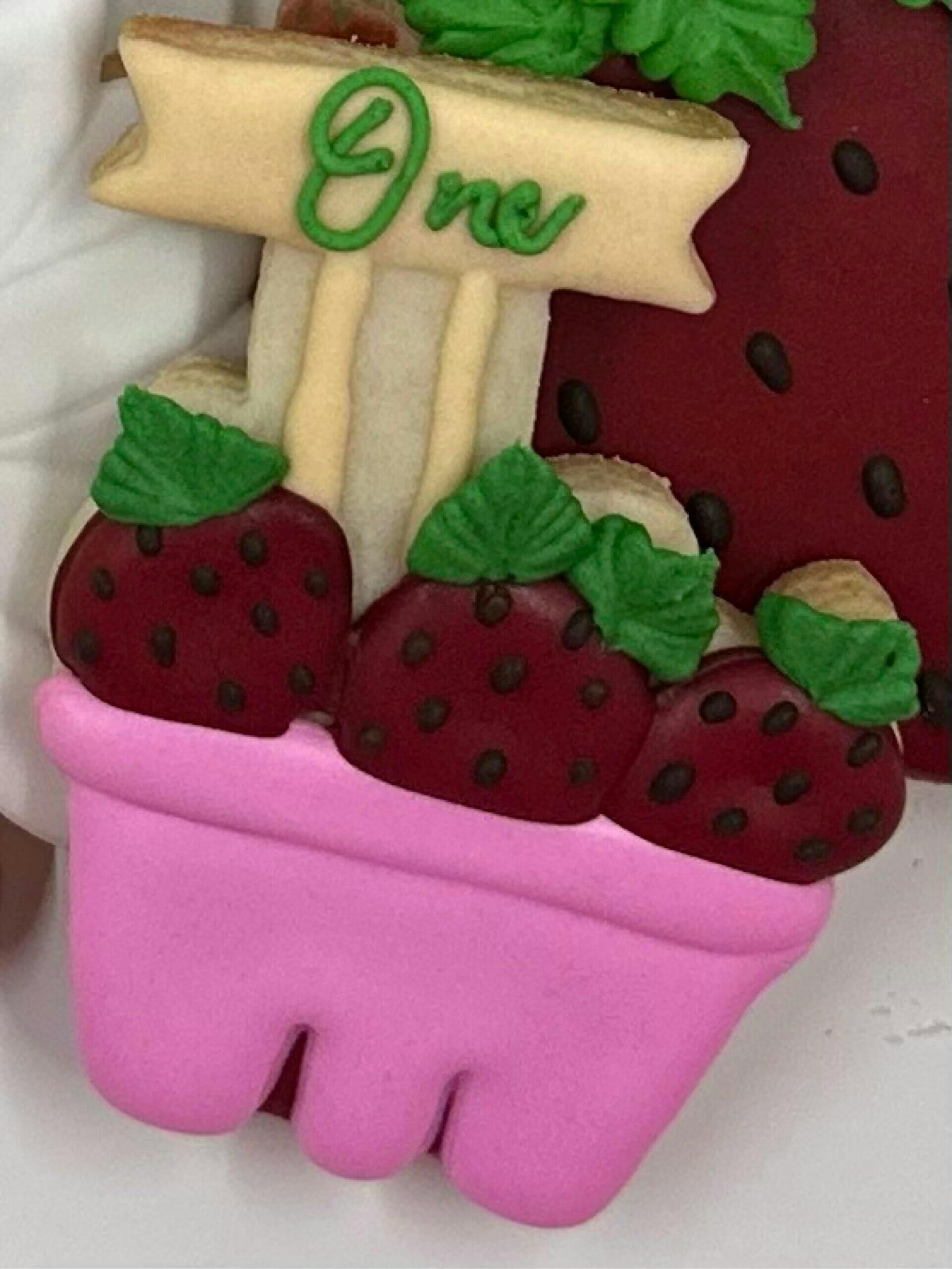 Tall Strawberry - Cutter – The Sweet Designs Shoppe