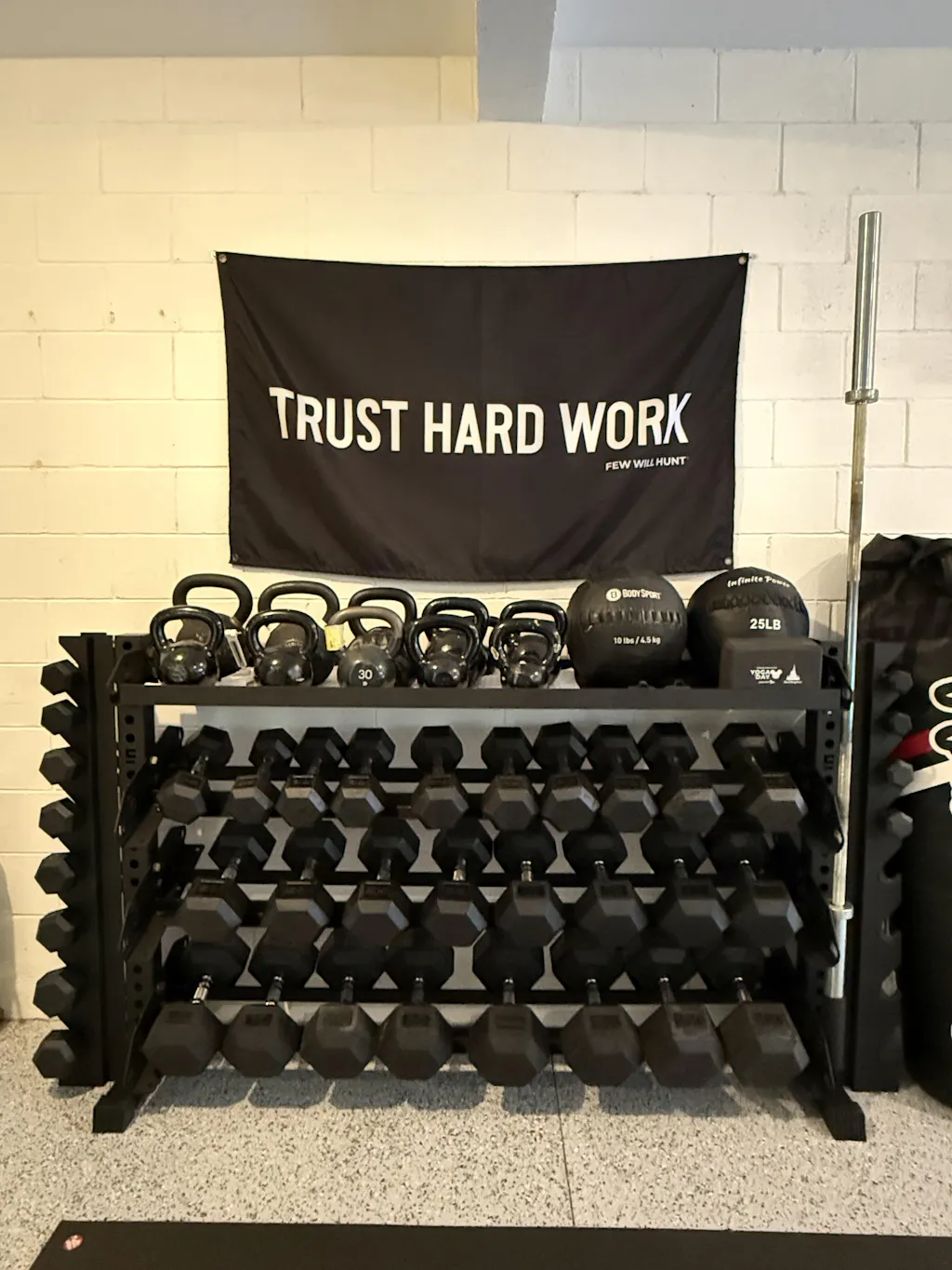 Alpha | 4-Tier Horizontal Rack