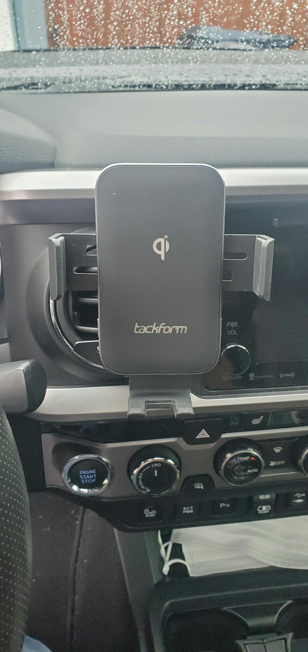 Wireless Charger Phone Mount Toyota '16'20 Tundra '14'21