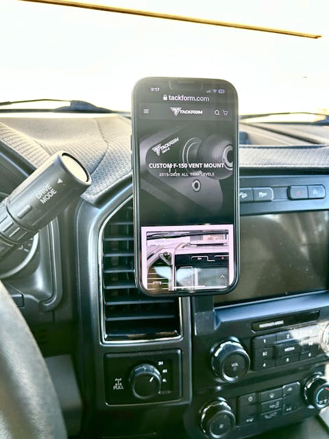 LINK™ Vent Mount Bracket With 20LITE Phone Holder | 2" Arm | ‘15-‘20 Ford F-150, ‘17-‘22 Super Duty, ‘18-‘21 Expedition (See Compatibility Info For Year/Trim Details)