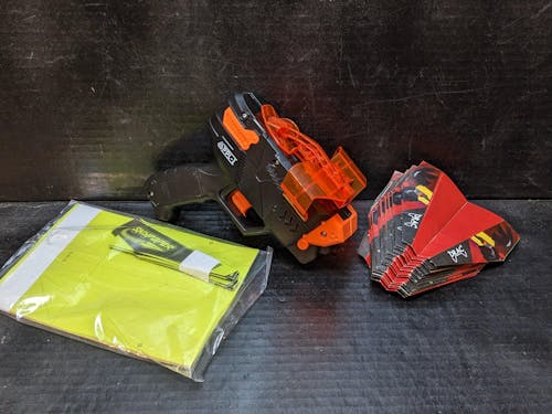 The Bridge Direct SkyPaper Paper Plane Launcher