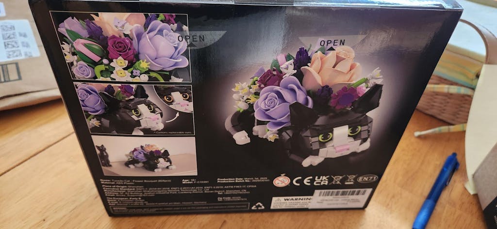 Tuxedo Cat Rose Bouquet Succulent Planter Building Blocks
