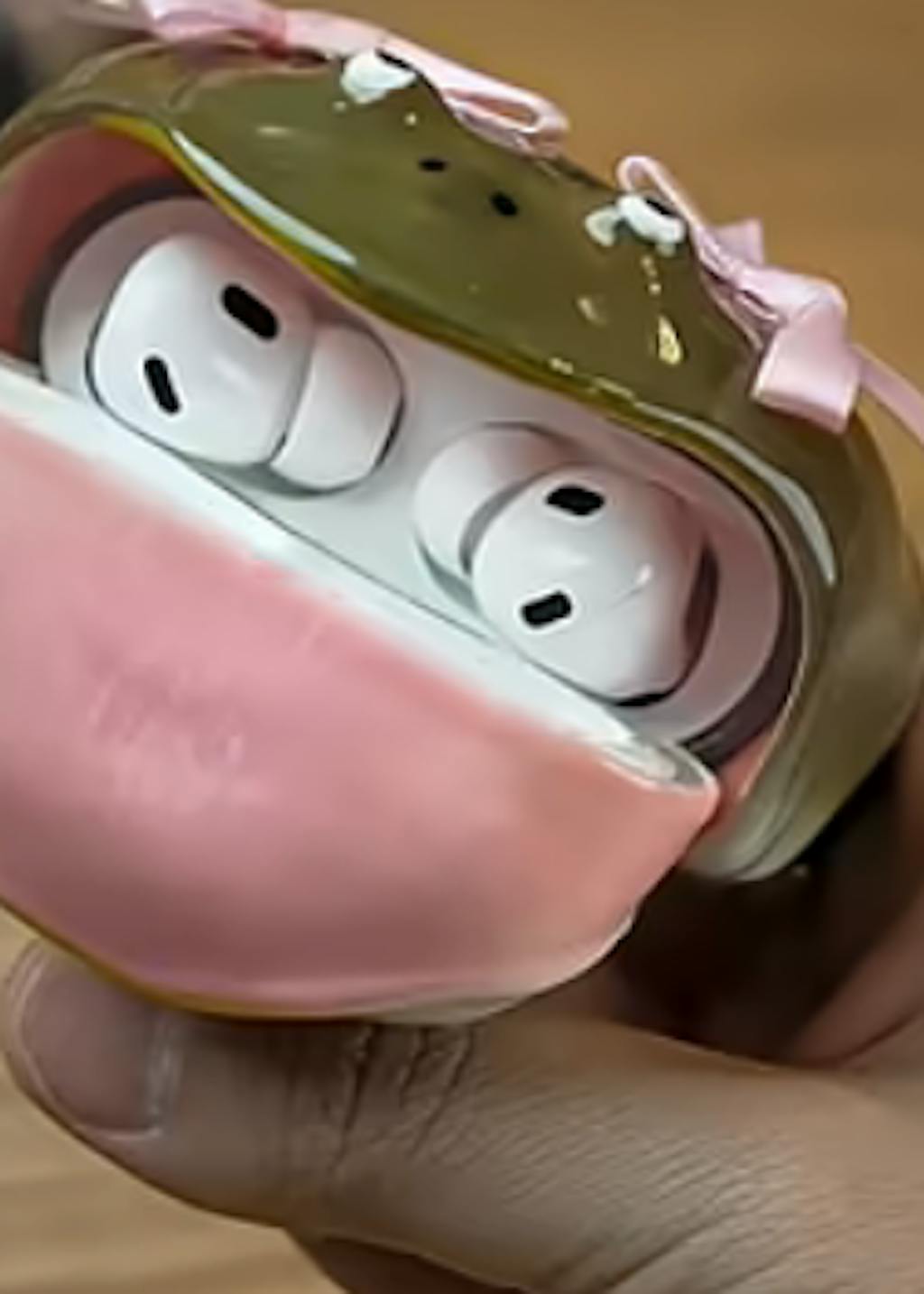 Frog Wireless Earphone Protector Case