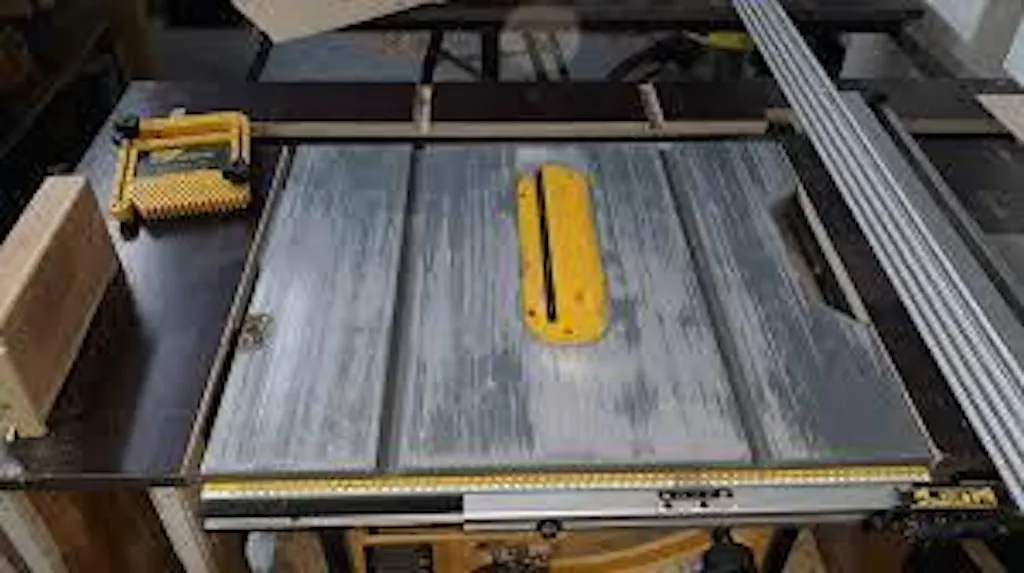 DeWALT Table Saw 2.5" Dust Collection Adapter