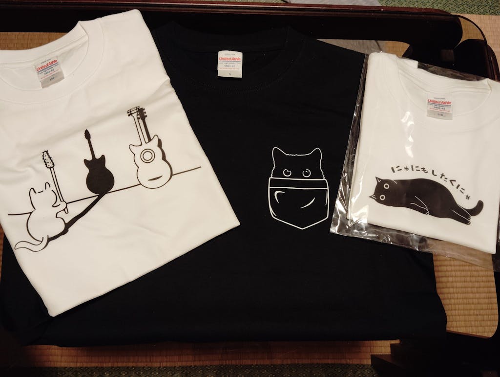 【毎月・猫の日限定】ニャーニャーニャー・Tシャツ