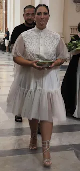 Abito da sposa concettuale - set 2 pezzi - di design con camicia ricamata bianco seta