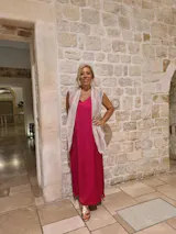 Abito in satin con spacchi e scollatura vogatore sul retro - Preordina