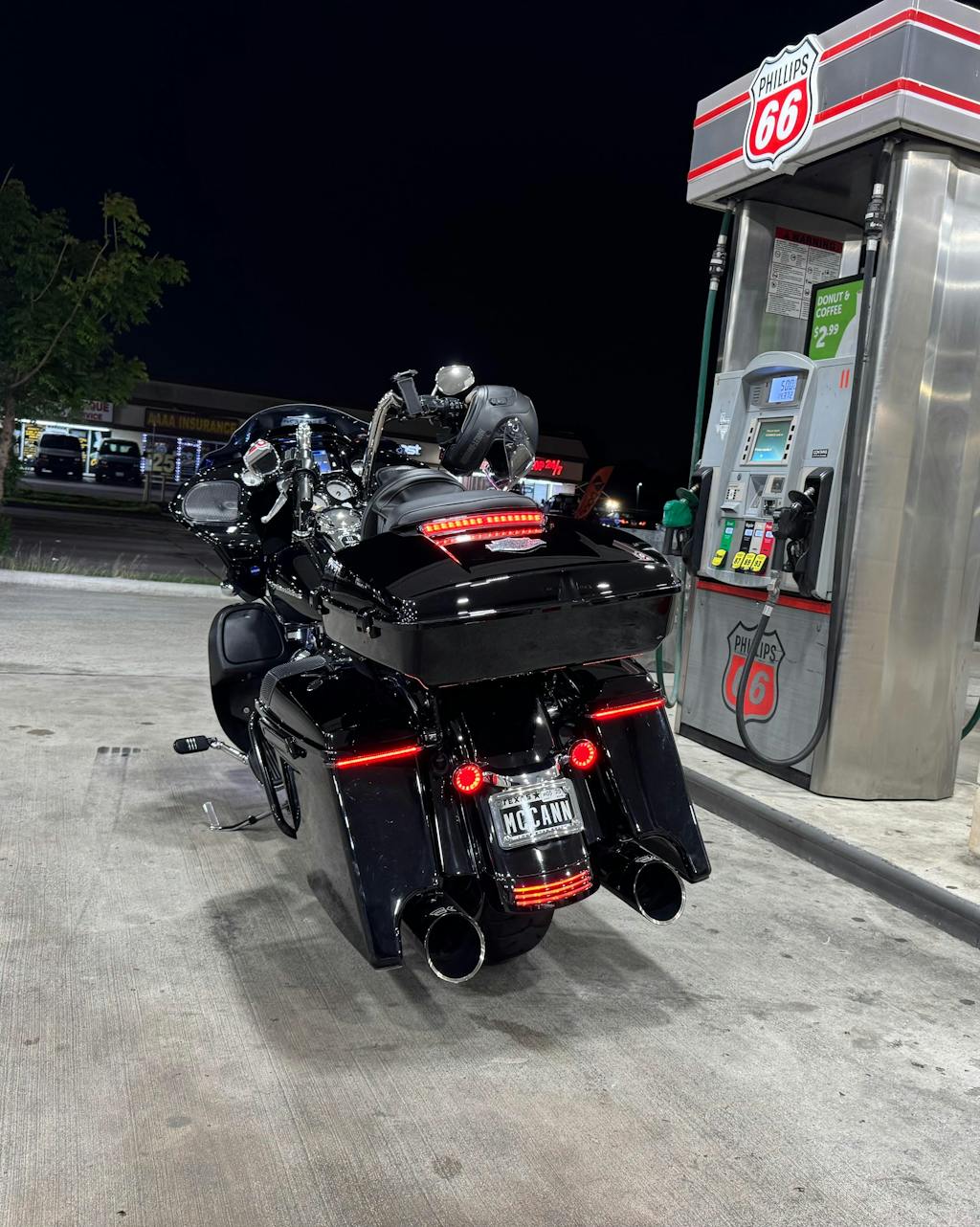 TCMT 10.7" Black/Chrome Latches Chopped Trunk with Backrest Pad Fit For Harley Touring '14-'26