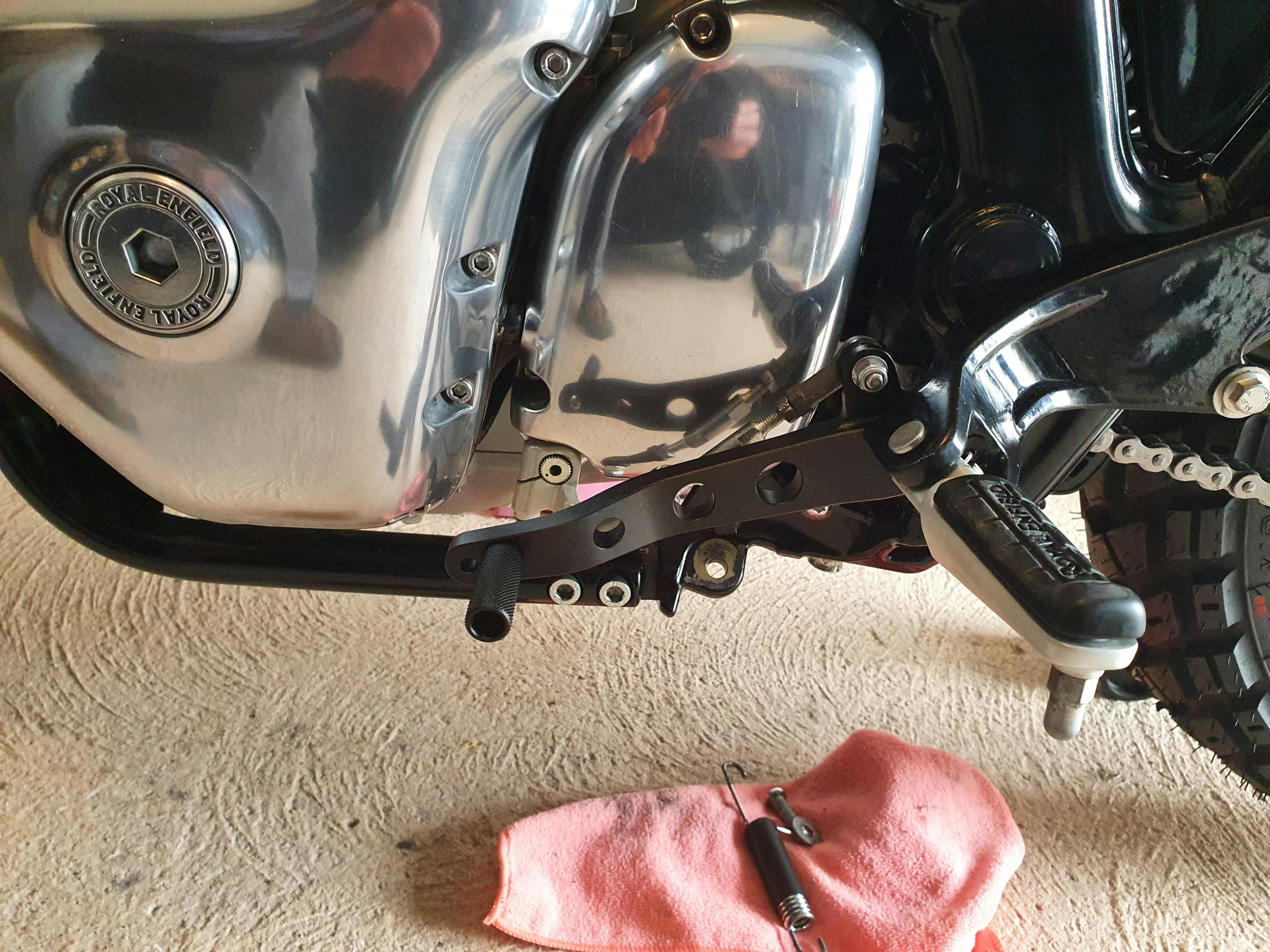 TEC Alloy CNC Adjustable Rear Brake Lever Royal Enfield Interceptor 650 Black or Silver